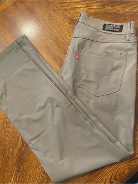 Levi's Olive Green Straight-Leg stretches men’s pants 34/30